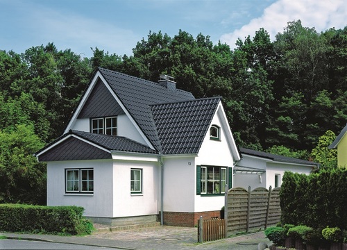 Wybierając pokrycie dachowe do przyszłego domu warto wziąć pod uwagę jego lokalizację